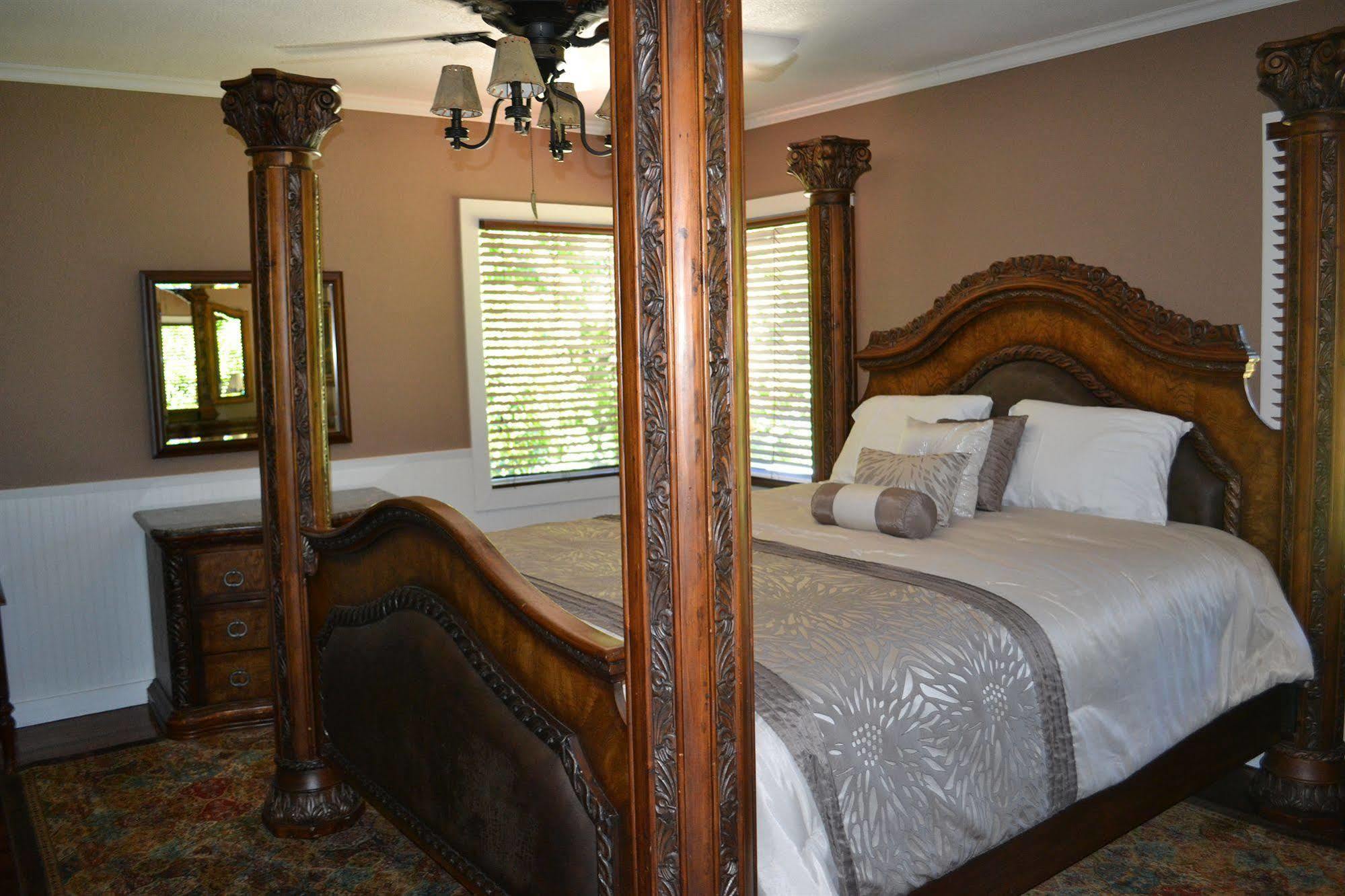 Guerneville Lodge المظهر الخارجي الصورة